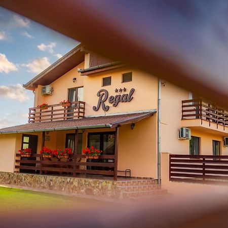 Pensiunea Regal Baile 1 Mai Ngoại thất bức ảnh