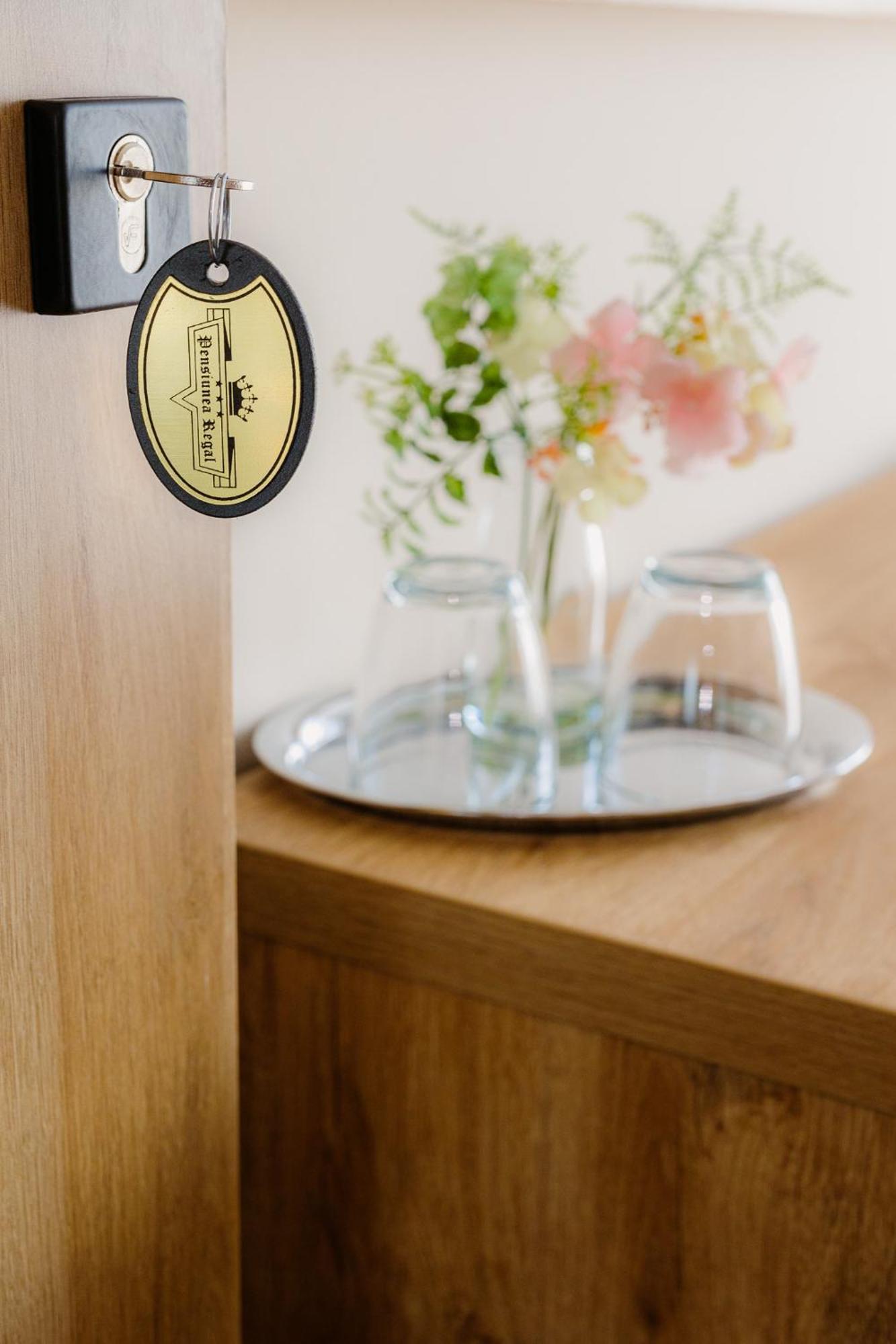 Pensiunea Regal Baile 1 Mai Ngoại thất bức ảnh