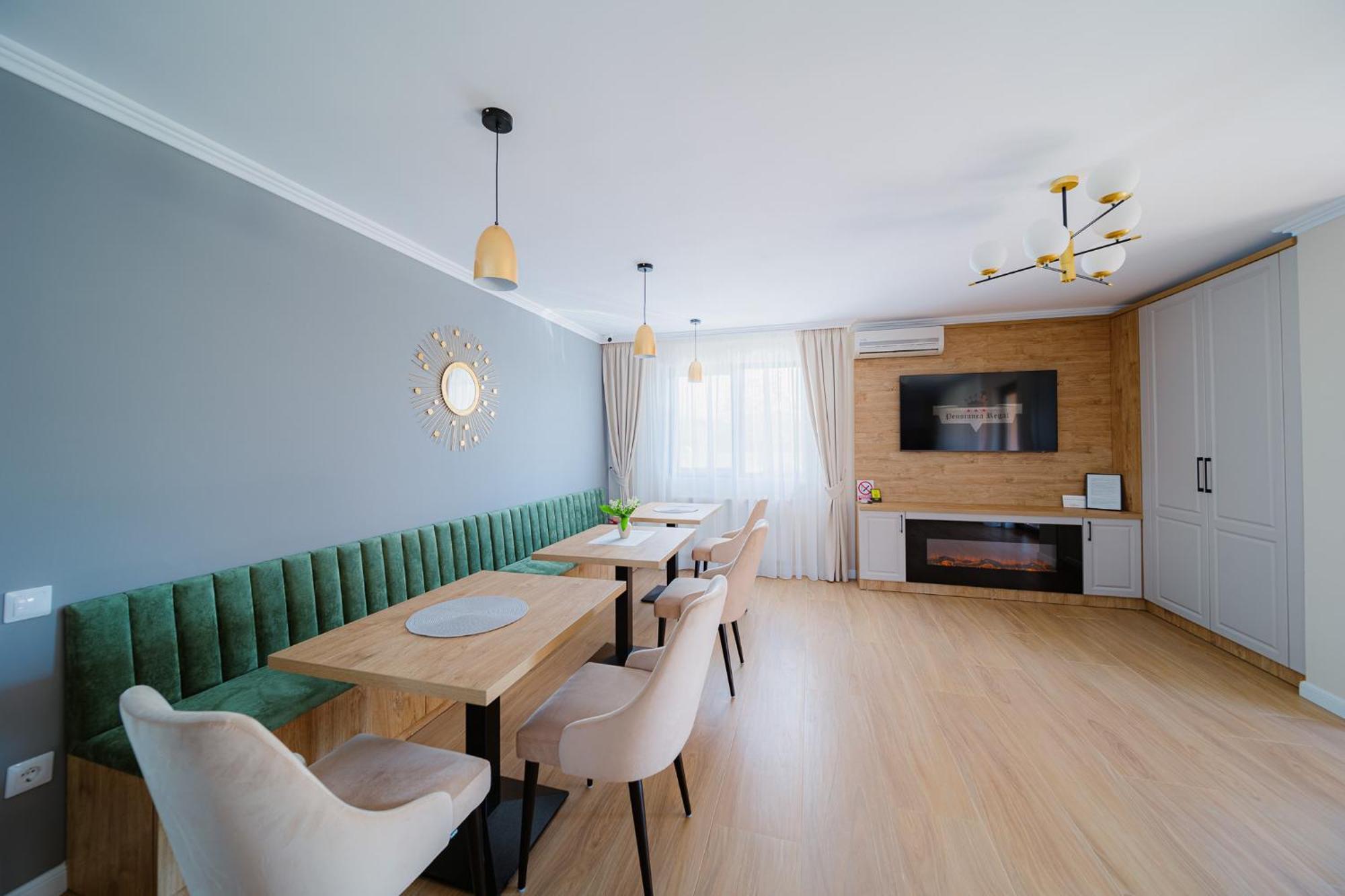 Pensiunea Regal Baile 1 Mai Ngoại thất bức ảnh