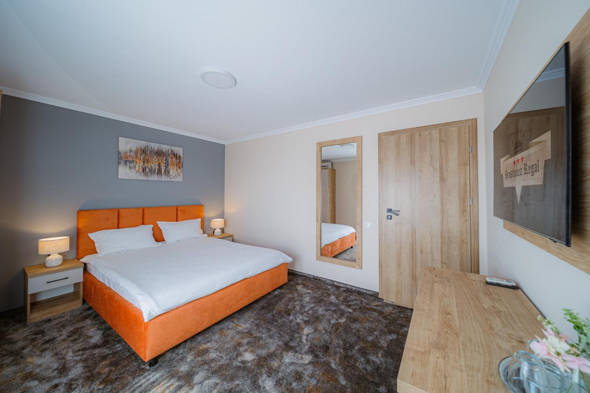 Pensiunea Regal Baile 1 Mai Ngoại thất bức ảnh