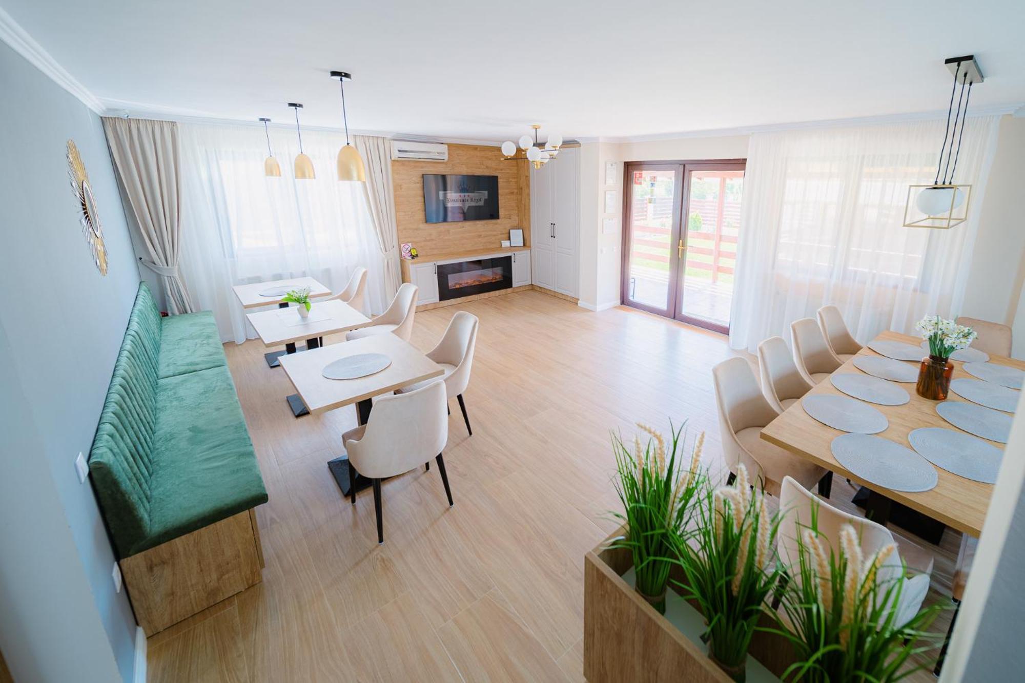 Pensiunea Regal Baile 1 Mai Ngoại thất bức ảnh