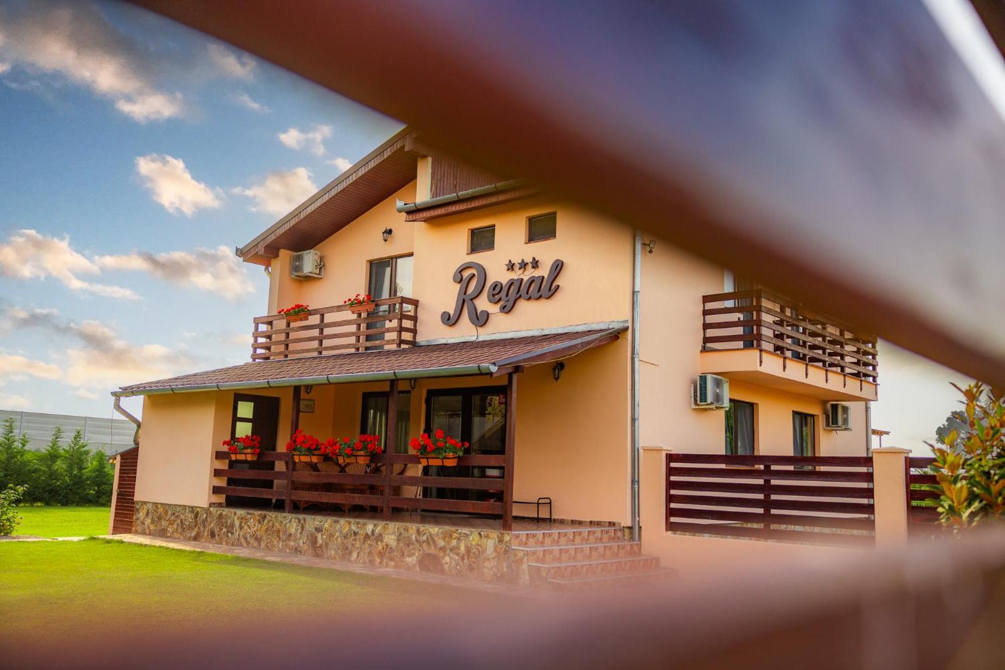 Pensiunea Regal Baile 1 Mai Ngoại thất bức ảnh